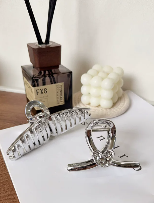Luna Heart Metallic Clip
